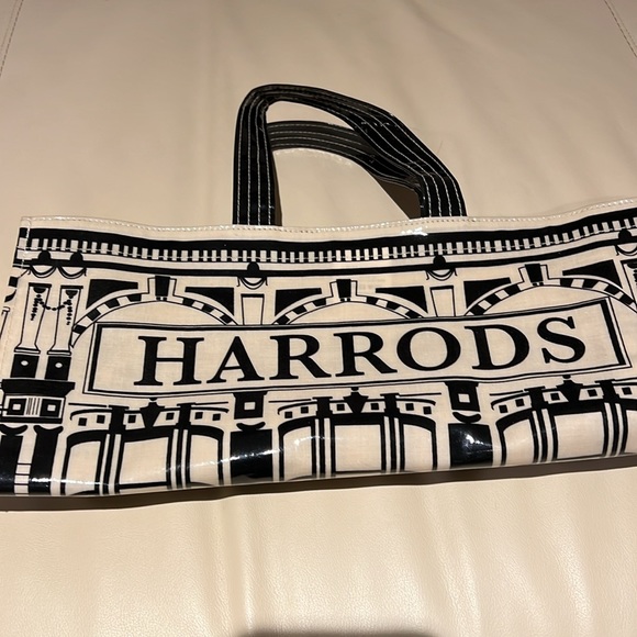 Harrods of London shopping bag. - Picture 5 of 5